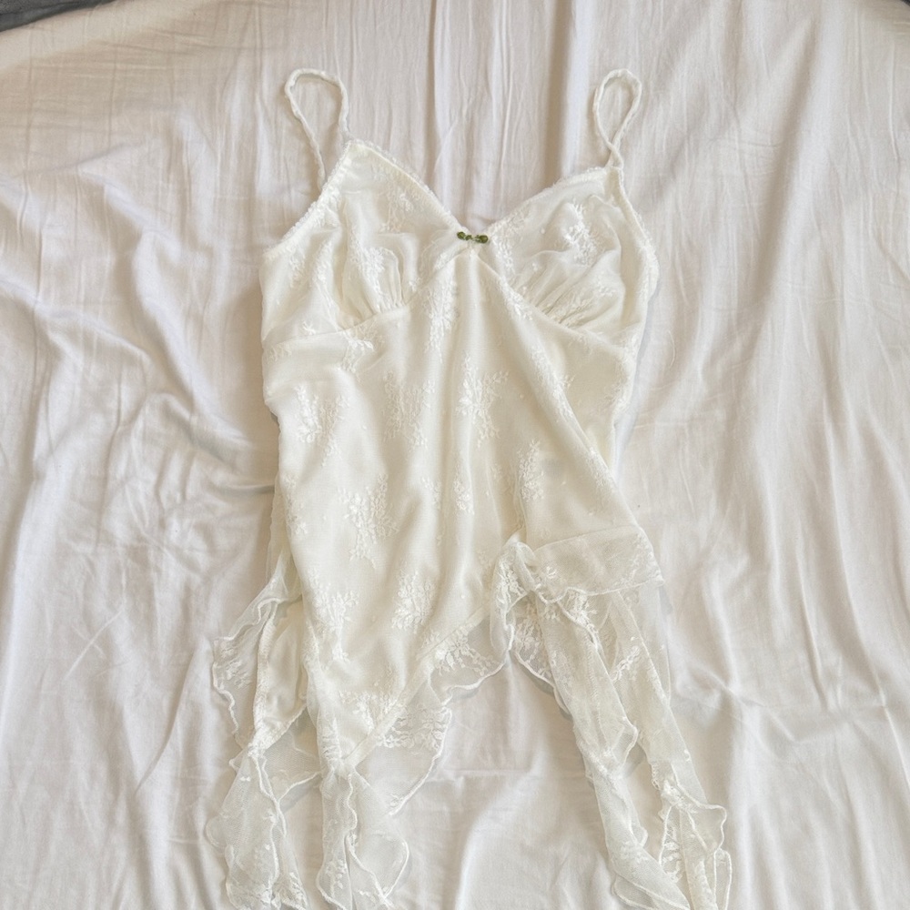 Elegant Vintage White Lace Top
